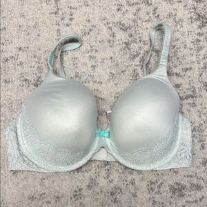 Victoria’s Secret Body by Victoria lined perfect coverage bra